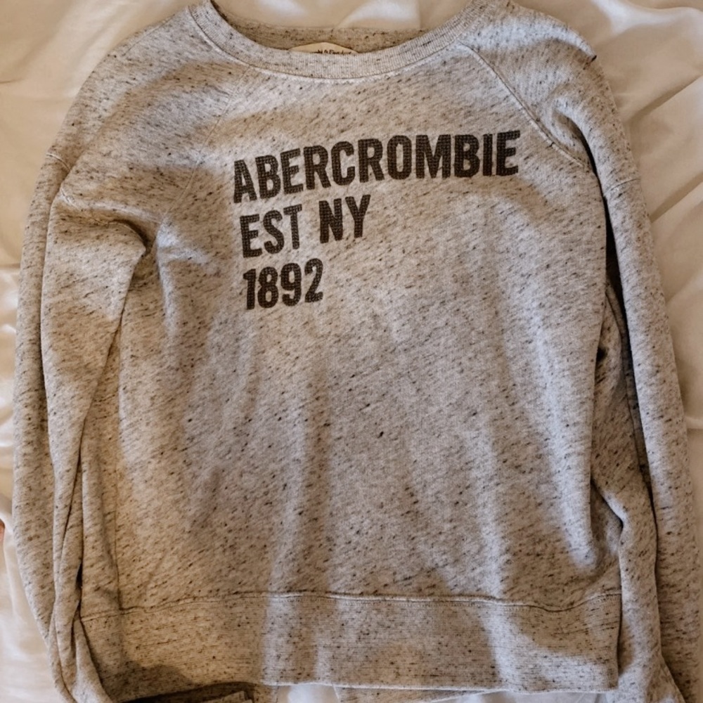 Abercrombie & Fitch Gray Crewneck Sweater